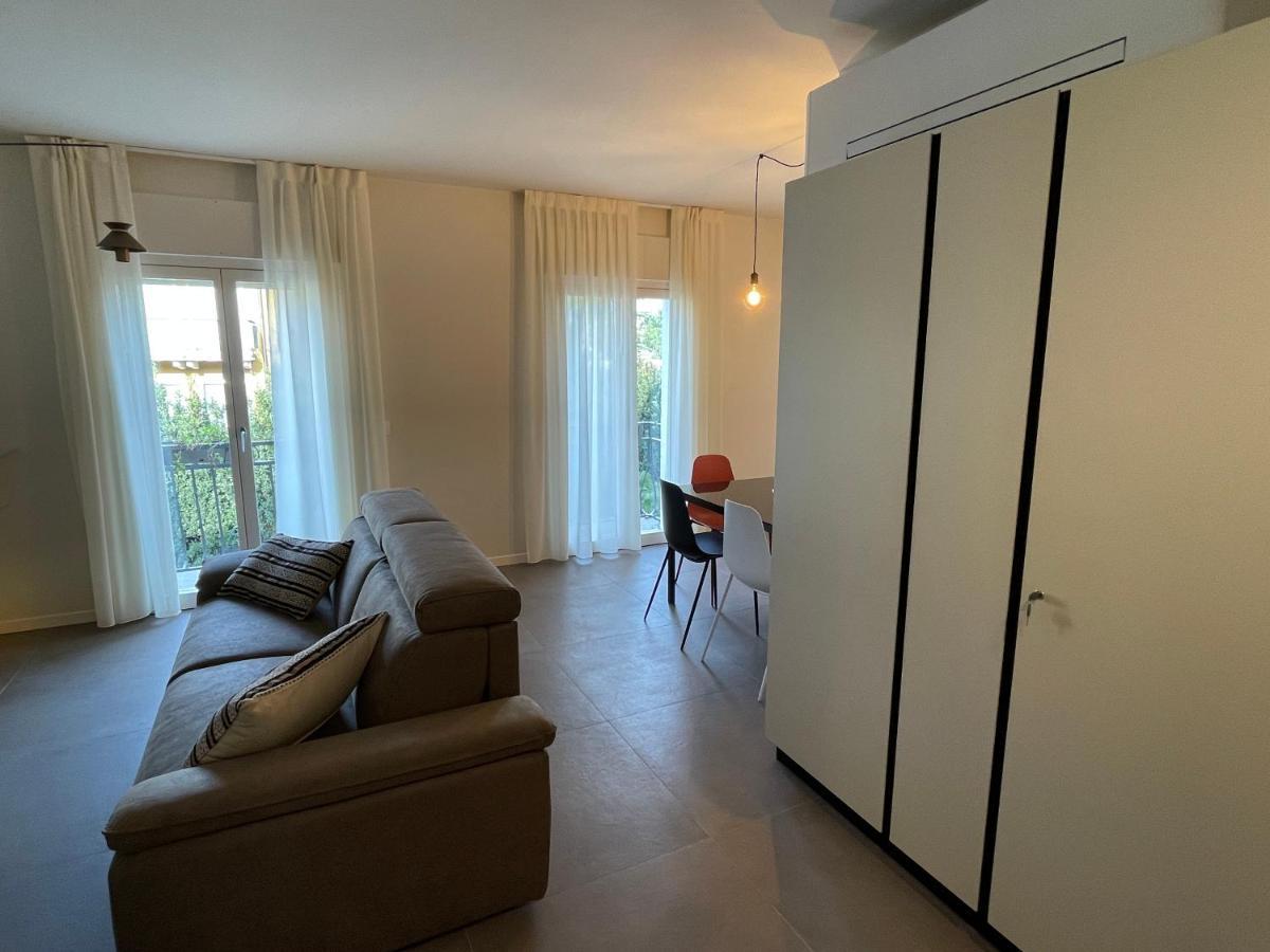 Lucia Holiday Apartments Lazise Exterior photo
