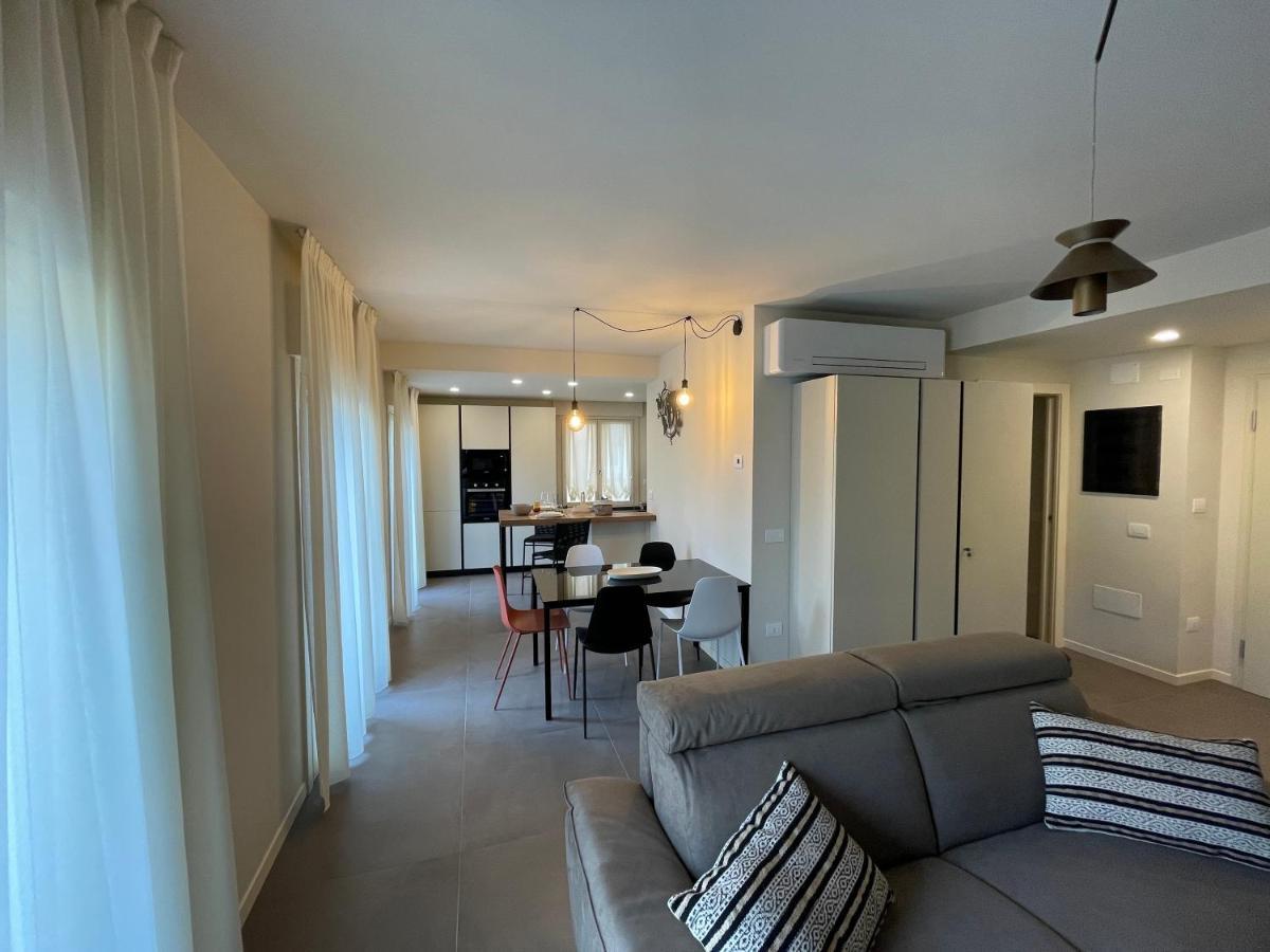 Lucia Holiday Apartments Lazise Exterior photo